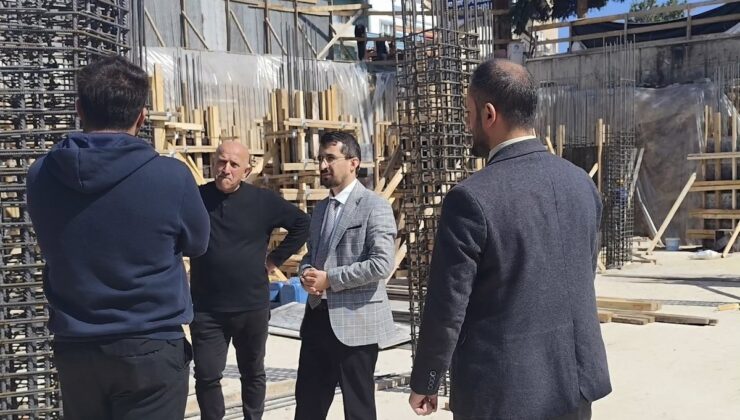 Bayburt Aydıntepe’de Merkez Camii inşaatını İlçe Müftüsü Koyuncu inceledi