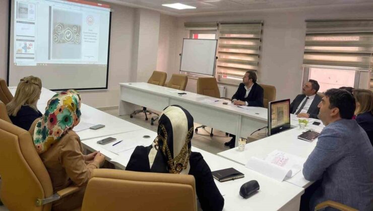Bayburt’ta aylık değerlendirme toplantısında İyilik Var programı da ele alındı
