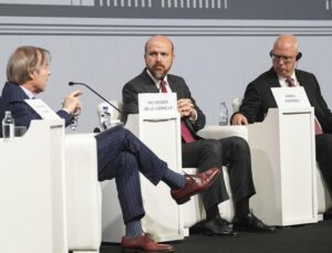 Bilal Erdoğan’dan İtalyanca sürprizi! Verona Forumu’ndaki hitabı dikkat çekti