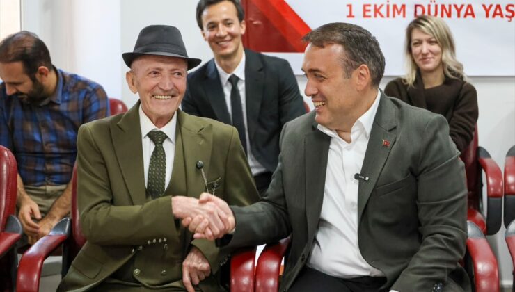 Bilecik Valisi Faik Oktay Sözer, huzurevinde yaşlıların talep ve önerilerini dinledi.