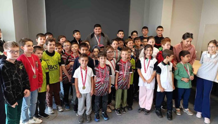 Bilecik’te 29 Ekim satranç turnuvası 60 sporcunun katılımıyla tamamlandı