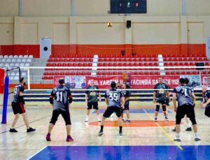 Bilecik’te kamu çalışanları voleybol şampiyonları Bursa’da Bilecik’i temsil edecek