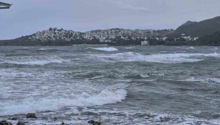 Bodrum’da olumsuz hava nedeniyle Datça ve İstanköy feribot seferleri iptal edildi