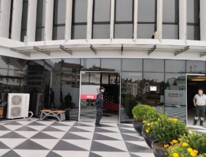 Bolu Belediyesi operasyonunda Başkan Yardımcısı Özdemir dahil 4 kişi gözaltına alındı
