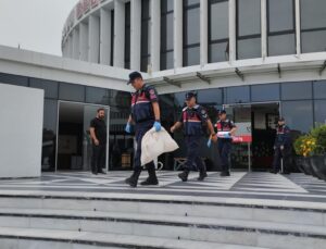 Bolu Belediyesi’ne operasyon! Başkan Yardımcısı Özdemir dahil 4 kişi gözaltına alındı