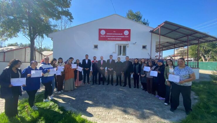 Bolu Mengen’de sağım hijyeni kursunu bitiren 13 kursiyer sertifika aldı