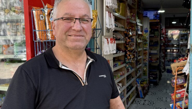 Bursa Osmangazi’de 2 kız kardeş kapalı marketten içecek alıp parayı kapı altına attı