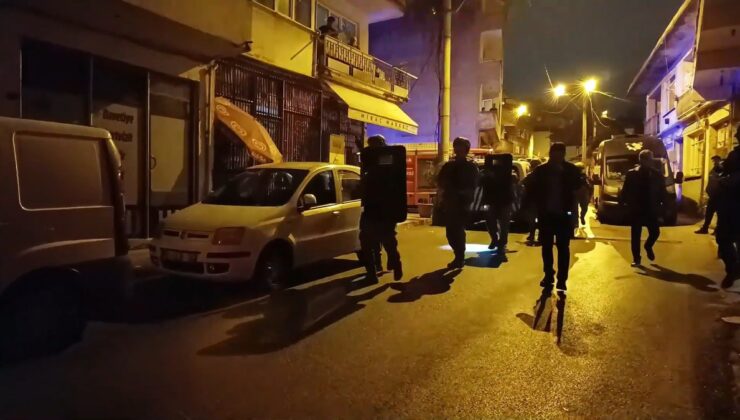 Bursa’da oğlunun bıçakla rehin aldığı anne, polisin operasyonuyla kurtarıldı