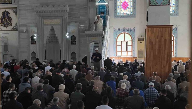 Çankırı’da cuma hutbesi işitme engelliler için işaret diline çevriliyor