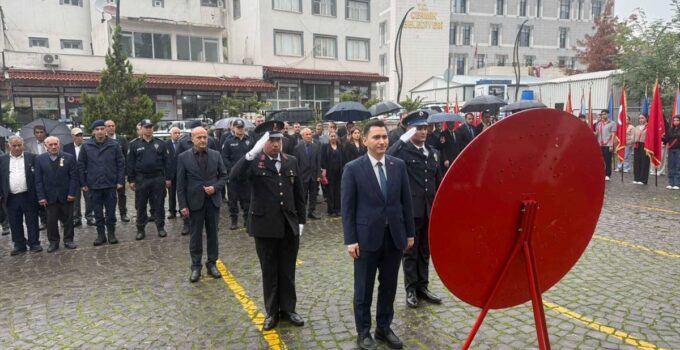 Çermik’te 29 Ekim Cumhuriyet Bayramı için Hükümet Konağı bahçesinde tören düzenlendi