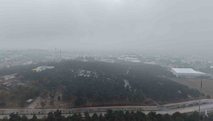 Çorum’un yüksek kesimlerinde etkili olan yoğun sis havadan görüntülendi
