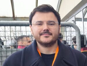 Cumhuriyet muhabiri Batuhan Serim, hakaret ve iftira soruşturmasında ifade verdi