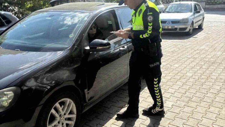 Denizli Çal’da polis trafik ve dolandırıcılık konusunda vatandaşları bilgilendirdi