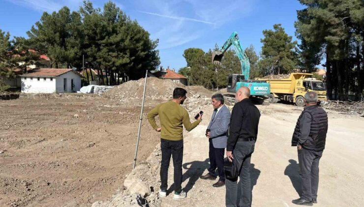 Denizli Çivril Karayahşiler’de 9 derslikli eğitim yerleşkesinin yapımı başladı