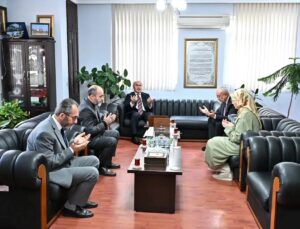Denizli Valisi Köşger, İl Müftülüğünü ziyaret ederek din hizmetlerini değerlendirdi