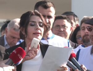 Diş hekimleri Sağlık Bakanlığı önünde aile diş hekimliği istedi