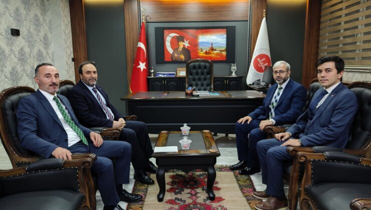 Diyanet heyeti, Ağrı İl Müftüsü Dr. İhsan İlhan’ı makamında ziyaret etti