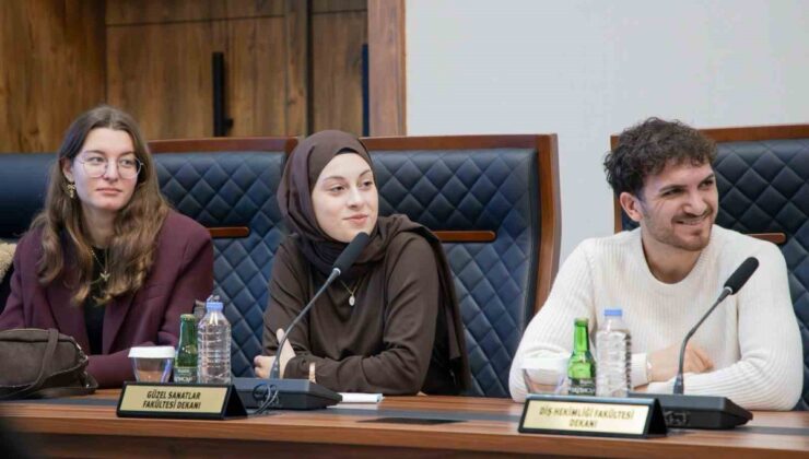 EBYÜ Rektörü Kuyrukluyıldız, Senato Salonu’nda öğrenci temsilcilerini dinledi