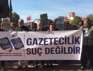 Edirne’de gazeteciler ‘Sansür’e Hayır, Habere Özgürlük’ eylemiyle yürüdü