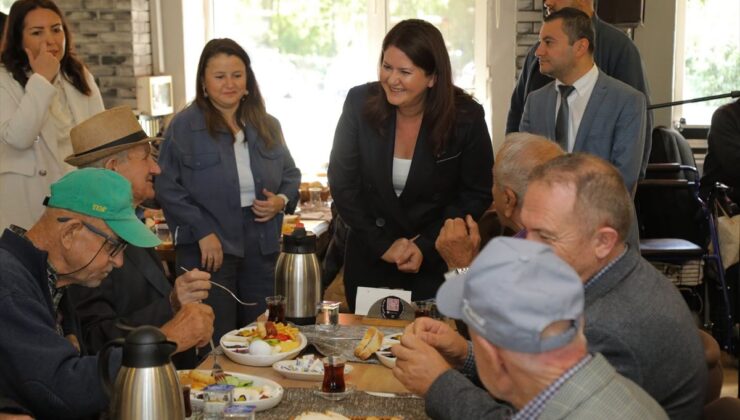 Edirne’de huzurevi sakinleri ve engelli bireyler Dünya Yaşlılar Günü’nde buluştu