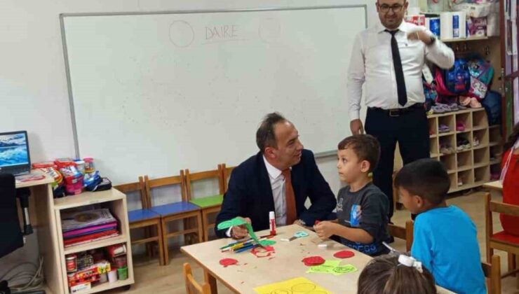Efeler’de İlçe Milli Eğitim Müdürü Çomruk, Ilıcabaşı İlkokulu’nda oyun oynadı