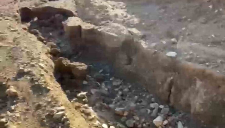 Elazığ Arıcak’ta sel yayla yolunu yararak ulaşımı tehlikeli hale getirdi