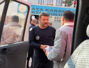Elazığ’da KPSS adayı asansörde mahsur kaldı! İtfaiye kurtarıp aracıyla sınava yetiştirdi