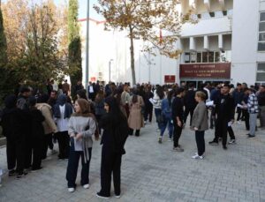 Elazığ’da KPSS ortaöğretim oturumu başladı, binlerce aday salonlarda ter döktü