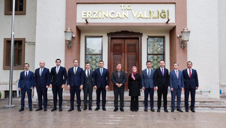 Erzincan Valisi Aydoğdu, kaymakamlara vatandaş odaklı hizmet talimatı verdi