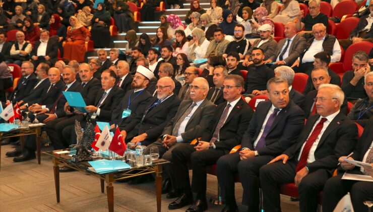 Erzurum’da modern saldırılara karşı aile ve nesil sempozyumu başladı