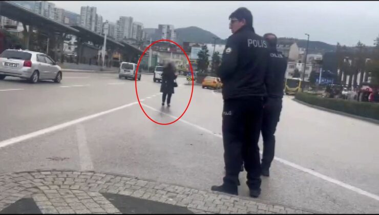 Eşinin, çocuklarını göstermediğini iddia edip, boğazına bıçak dayadı