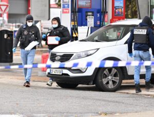 Fransa İslam Konseyi camilere güvenlik artırma çağrısı yaptı, saldırıda 1 kişi öldü