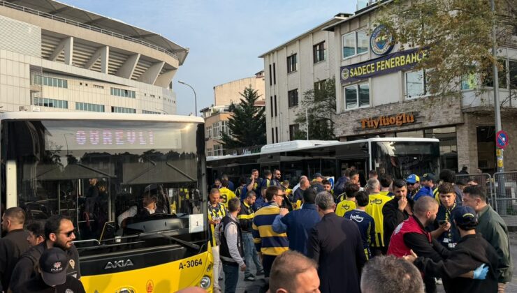 Galatasaray deplasmanına gidecek Fenerbahçeli taraftarlar Kadıköy’de toplandı