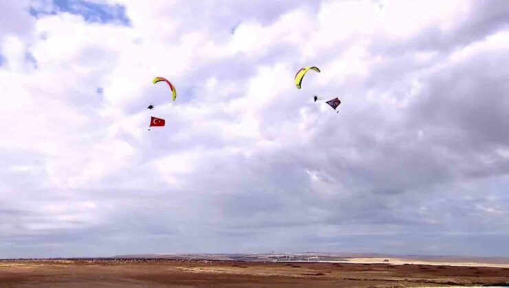 GAP Havalimanı’nda TEKNOFEST Güneydoğu’nun ikinci gününde paramotor uçuşu yapıldı