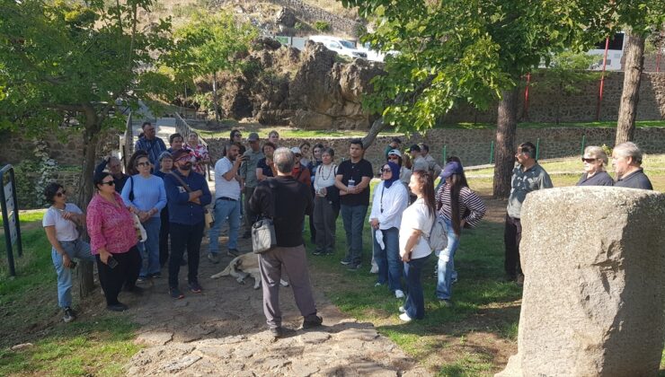 Gaziantep İslahiye’de 8 ülkeden akademisyenler Yesemek Heykel Atölyesi’ni gezdi