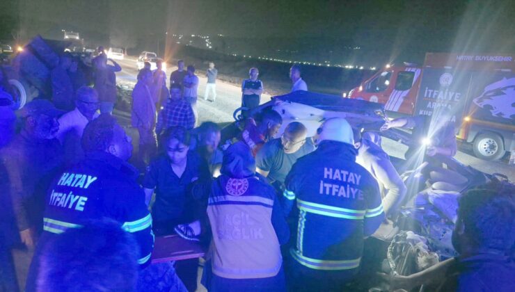 Gaziantep İslahiye’de dün akşam yaşanan 2 ayrı kazada 4 kişi ağır yaralandı