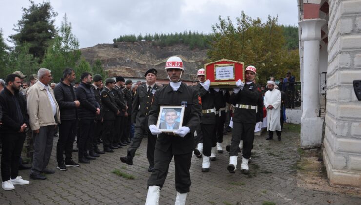 Gaziantep İslahiye’de Kore gazisi Osman Eker (94) askeri törenle toprağa verildi