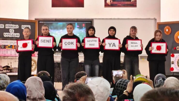 Gelibolu’da Mevlid-i Nebi programında İl Müftüsü Topçu gençlere seslendi