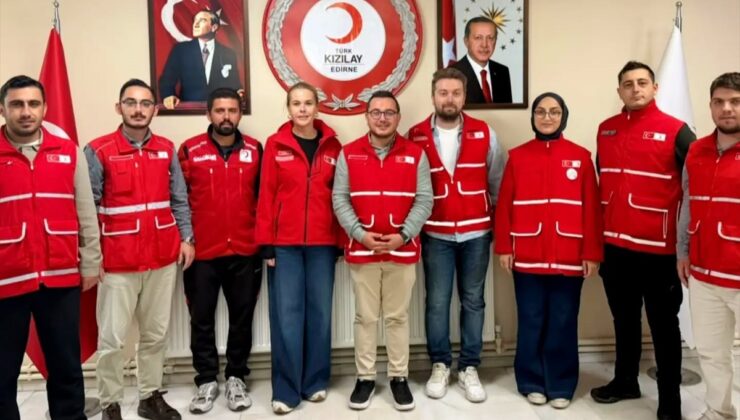 Genç Kızılay Edirne’de gönüllülerle buluştu, başkanlıkta görev değişimi yapıldı