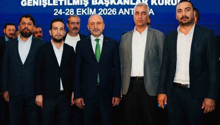HAK-İŞ Diyarbakır İl Başkanı Aküzüm panelde emekçilerin sorunlarını değerlendirdi