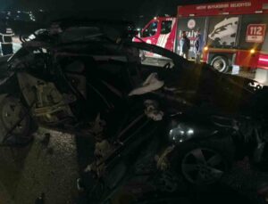 Hatay Hassa’da aynı yönde ilerleyen otomobil ile traktör çarpıştı, 3 kişi yaralandı
