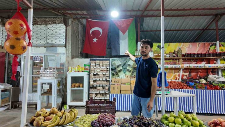Hatay Hassa’da genç esnaf, 3 yıldır İsrail menşeli ürün satmıyor, dolaba mesaj astı