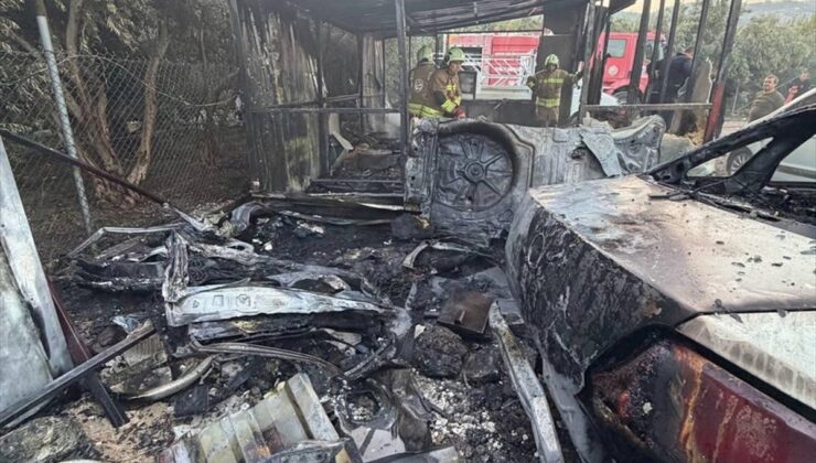 Hatay Samandağ’da oto galeri bahçesindeki kulübe yangını 3 araca sıçradı, söndürüldü