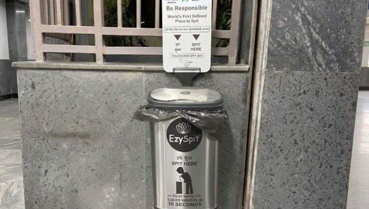 Hindistan’da metro istasyonuna özel ‘tükürme kutusu’ yerleştirildi