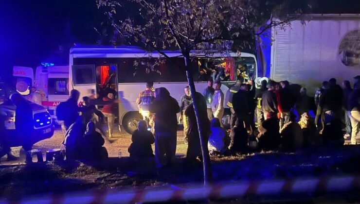Isparta Keçiborlu’da midibüs TIR’a arkadan çarptı, 17 tarım işçisi yaralandı
