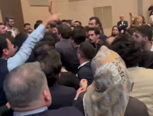 İstanbul Barosu genel kurulunda yumruklar konuştu! LGBT+ bayrağı ve ‘Kahrolsun PKK’ sloganı sonrası arbede