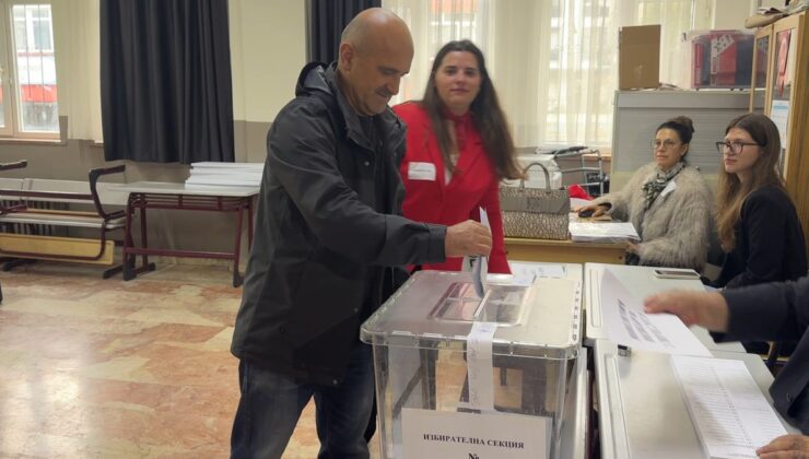İstanbul’da 22 sandıkta Bulgaristan Cumhurbaşkanlığı seçimi için çifte vatandaşlar oy veriyor