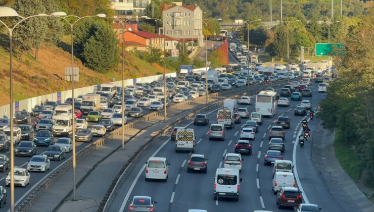 İstanbul’da akşam saatlerinde trafik yoğunluğu yüzde 80’e ulaştı