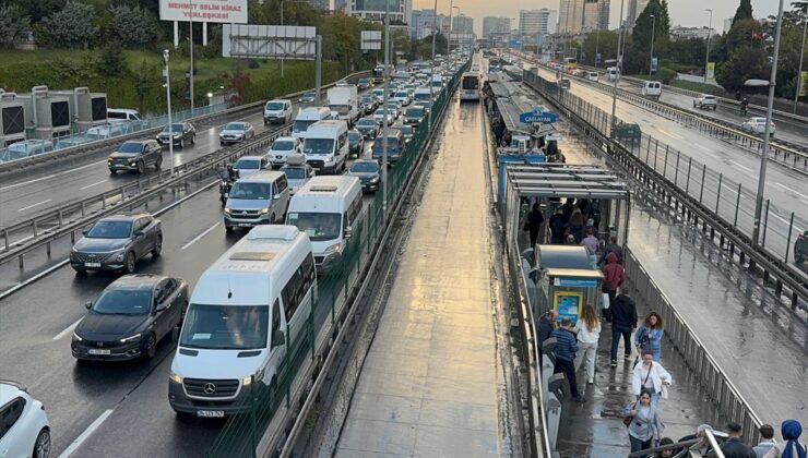 İstanbul’da akşam saatlerinde trafik yoğunluğu yüzde 81’e çıktı