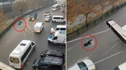 Esenyurt'ta can pazarı! Sel sularına kapılan kadını son anda kurtardılar